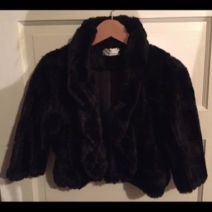Faux fur half jacket